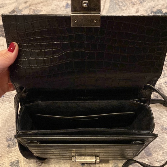 Saint Laurent Bellechasse bag in shiny black crocodile-embossed leather - Picture 3 of 9